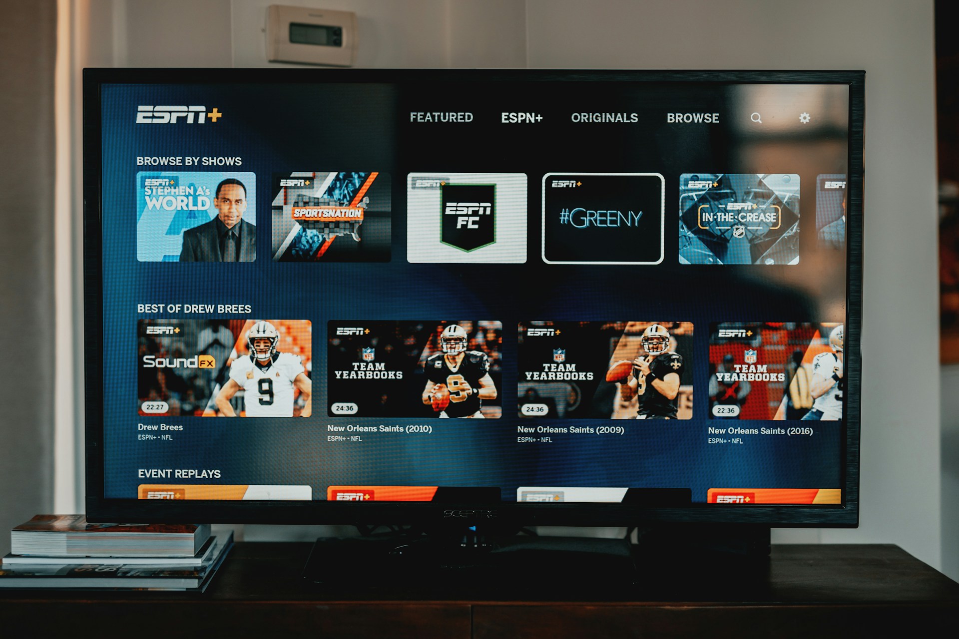 L’IPTV Smarters X vous permet de profiter d’un large choix de l'IPTV chaînes adultes en conservant une totale discrétion. Conçu pour répondre aux besoins des utilisateurs recherchant à la fois variété et confidentialité, ce service intègre des options de sécurité et de contrôle parental afin que chacun puisse utiliser son abonnement en toute sérénité